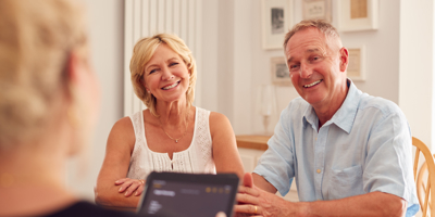 Klanten gesprek keukentafel